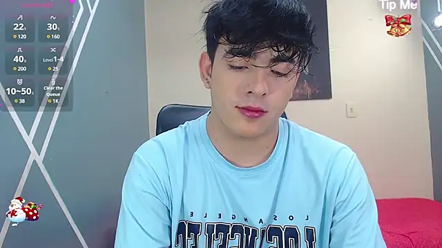 Snapshot of nolan_twink1 chatting on 12.23.24 nolan twink1 online show from 12.23.24