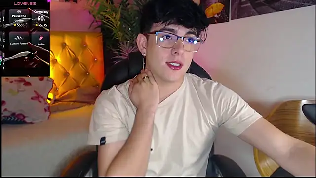 Snapshot of nolan_twink1 chatting on 01.05.25 nolan twink1 online show from 01.05.25