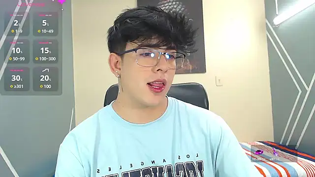 Snapshot of nolan_twink1 chatting on 01.10.25 nolan twink1 online show from 01.10.25