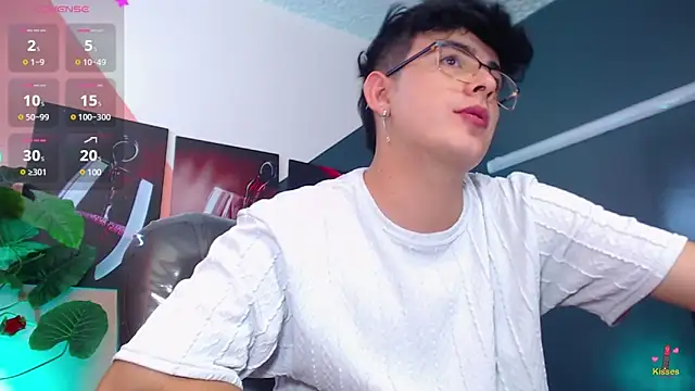 Snapshot of nolan_twink1 chatting on 02.05.25 nolan twink1 online show from 02.05.25