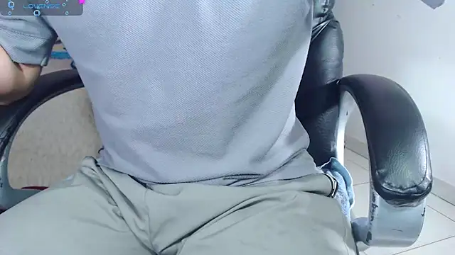 Snapshot of nolan_twink1 chatting on 09.25.25 nolan twink1 online show from 09.25.25