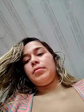 LaurenWelly  online show from 02.22.25