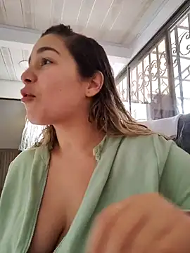 LaurenWelly  online show from 03.06.25