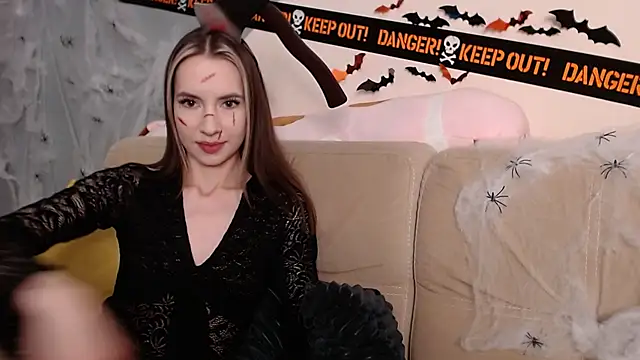 AmbrielHailey online show from 10.31.25