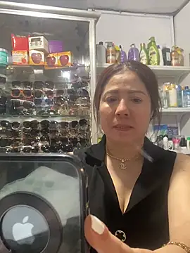 Snapshot of Cesywet chatting on 03.08.25 Cesywet online show from 03.08.25