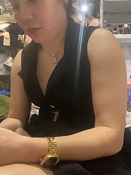 Snapshot of Cesywet chatting on 03.08.25 Cesywet online show from 03.08.25