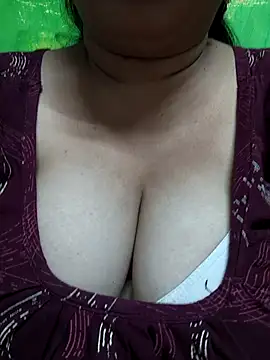 Snapshot of Rinki_Guptaa chatting on 02.14.25 Rinki Guptaa online show from 02.14.25