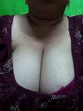 Snapshot of Rinki_Guptaa chatting on 02.19.25 Rinki Guptaa online show from 02.19.25