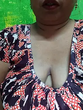 Snapshot of Rinki_Guptaa chatting on 03.15.25 Rinki Guptaa online show from 03.15.25