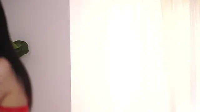 Snapshot of HaylieMilf chatting on 02.14.25 HaylieMilf online show from 02.14.25