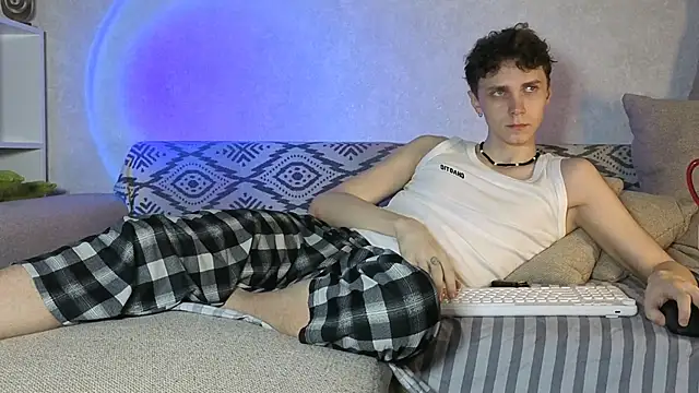 Snapshot of aqualidolly chatting on 12.24.24 aqualidolly online show from 12.24.24