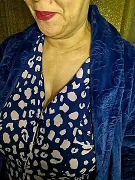 Foxlady2271 online show from 01.04.25