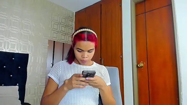 evelyn wine online show from 02.07.25