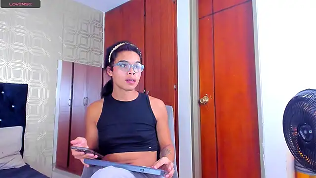 evelyn wine online show from 03.08.25