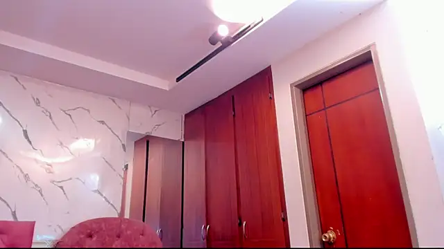 evelyn wine online show from 11.15.25