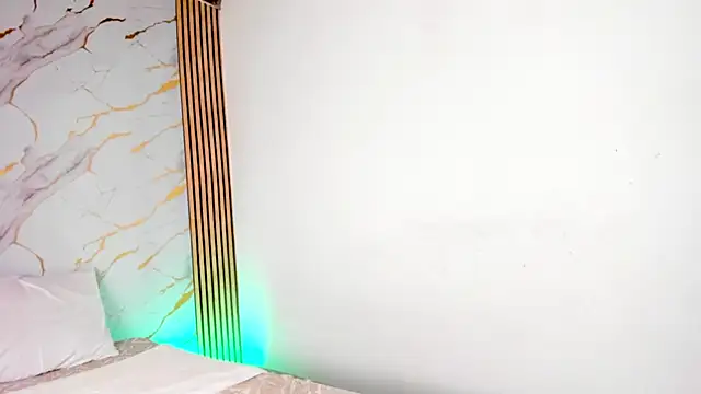 Snapshot of coralcarter1 chatting on 11.11.25 coralcarter1 online show from 11.11.25