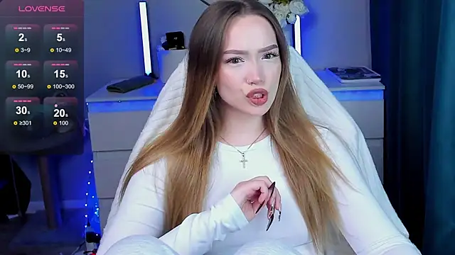 Evia r0se online show from 10.26.25