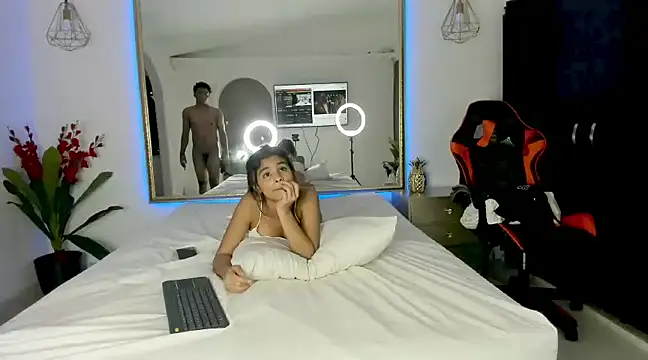 Snapshot of mia_and_masterboy chatting on 12.03.24 mia and masterboy online show from 12.03.24