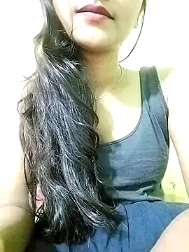 MISSQUEEN48 online show from 02.14.25