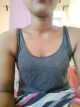 MISSQUEEN48 online show from 06.08.26
