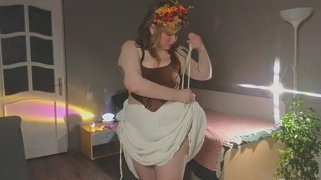 Snapshot of Kira_Citro chatting on 10.29.25 Kira Citro online show from 10.29.25