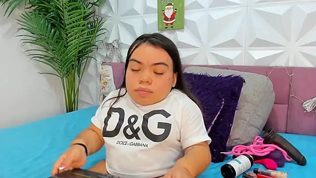 Snapshot of Michelle_Brooks chatting on 12.20.24 Michelle Brooks online show from 12.20.24