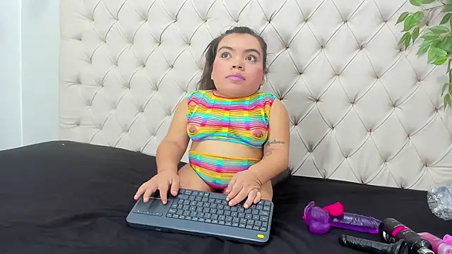 Snapshot of Michelle_Brooks chatting on 02.03.25 Michelle Brooks online show from 02.03.25