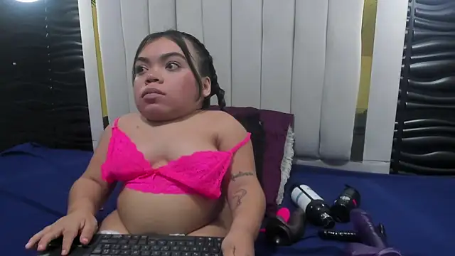 Snapshot of Michelle_Brooks chatting on 02.04.25 Michelle Brooks online show from 02.04.25