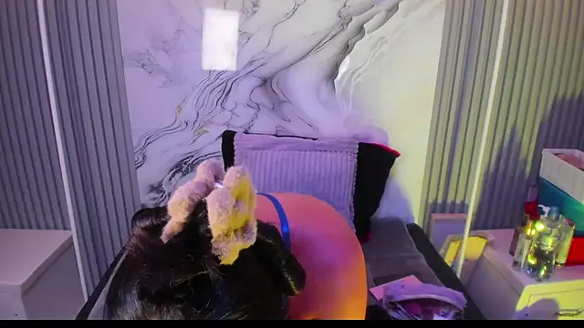 venusowen  online show from 02.28.26