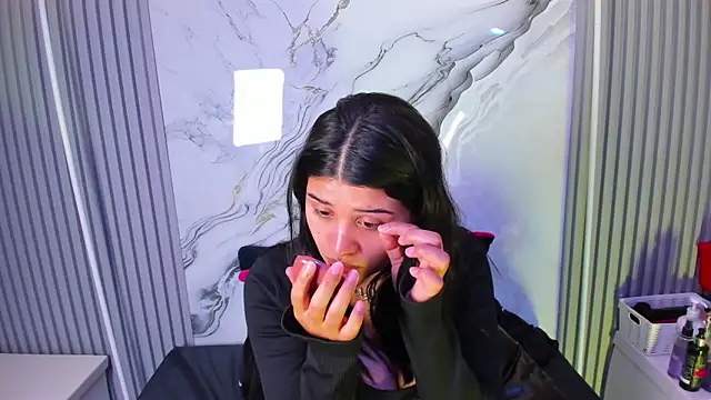 venusowen  online show from 04.07.26