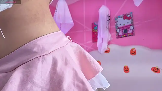 Snapshot of DaripQueen chatting on 10.17.25 DaripQueen online show from 10.17.25