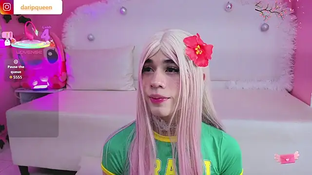 Snapshot of DaripQueen chatting on 11.24.25 DaripQueen online show from 11.24.25