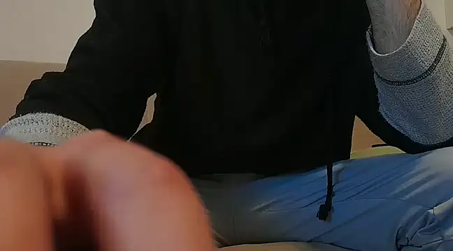 Snapshot of NATURALS2023 chatting on 02.13.25 NATURALS2023 online show from 02.13.25