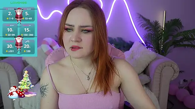 Snapshot of LovelyBell chatting on 12.27.24 LovelyBell online show from 12.27.24