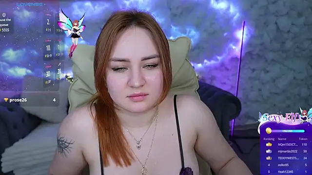 Snapshot of LovelyBell chatting on 01.10.25 LovelyBell online show from 01.10.25