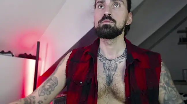 Snapshot of MateoHunk chatting on 12.17.24 MateoHunk online show from 12.17.24