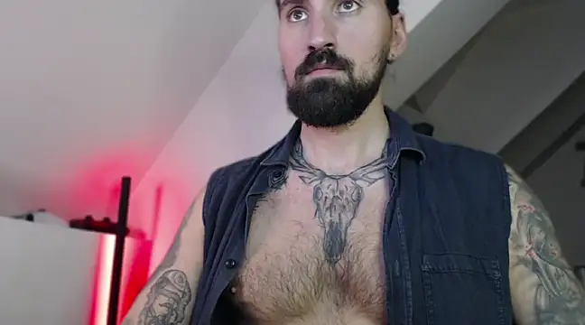 Snapshot of MateoHunk chatting on 12.24.24 MateoHunk online show from 12.24.24