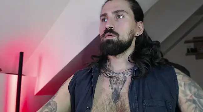 Snapshot of MateoHunk chatting on 12.26.24 MateoHunk online show from 12.26.24