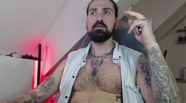 Snapshot of MateoHunk chatting on 01.24.25 MateoHunk online show from 01.24.25