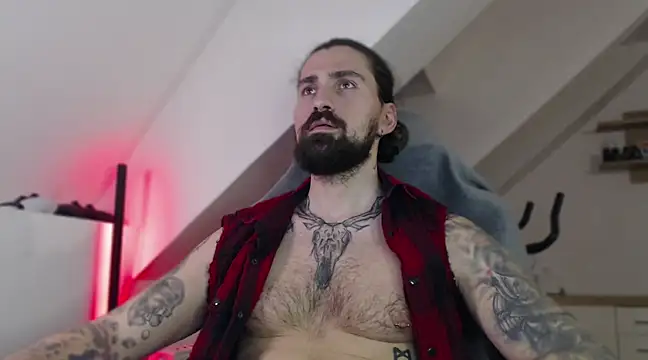 Snapshot of MateoHunk chatting on 01.25.25 MateoHunk online show from 01.25.25