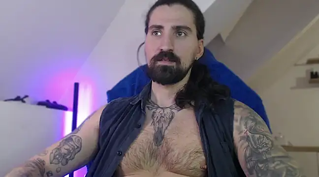 Snapshot of MateoHunk chatting on 02.22.25 MateoHunk online show from 02.22.25