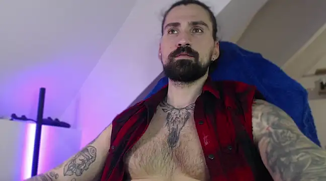 Snapshot of MateoHunk chatting on 03.03.25 MateoHunk online show from 03.03.25