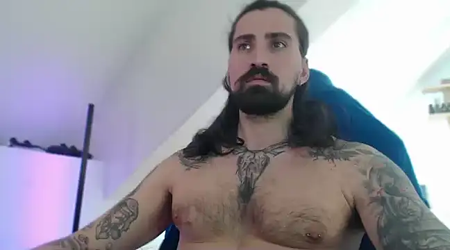 Snapshot of MateoHunk chatting on 03.06.25 MateoHunk online show from 03.06.25