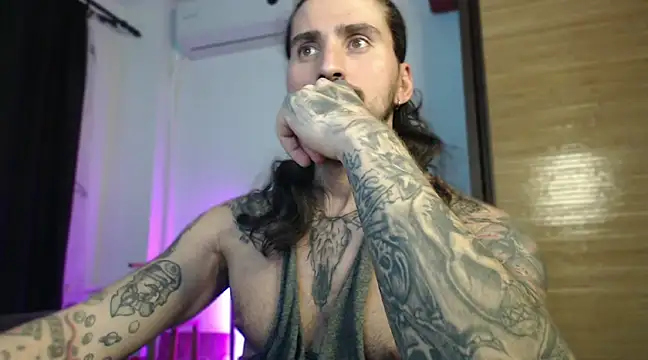 Snapshot of MateoHunk chatting on 03.14.25 MateoHunk online show from 03.14.25