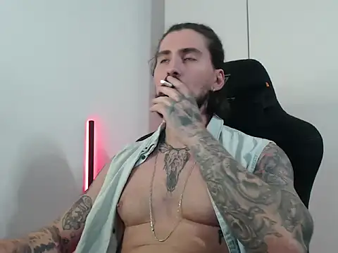 Snapshot of MateoHunk chatting on 10.06.25 MateoHunk online show from 10.06.25