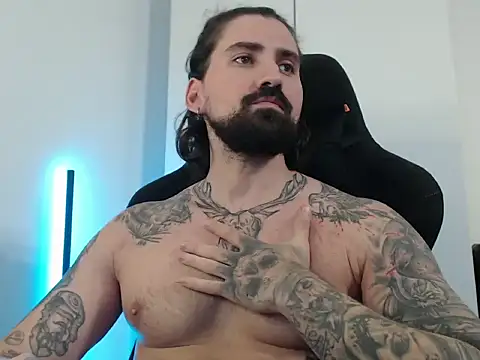 Snapshot of MateoHunk chatting on 10.25.25 MateoHunk online show from 10.25.25