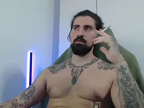 Snapshot of MateoHunk chatting on 10.30.25 MateoHunk online show from 10.30.25