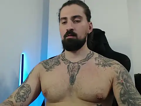 Snapshot of MateoHunk chatting on 11.04.25 MateoHunk online show from 11.04.25