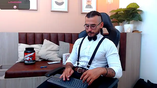 hanz col online show from 12.05.24