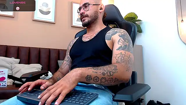 hanz col online show from 12.06.24